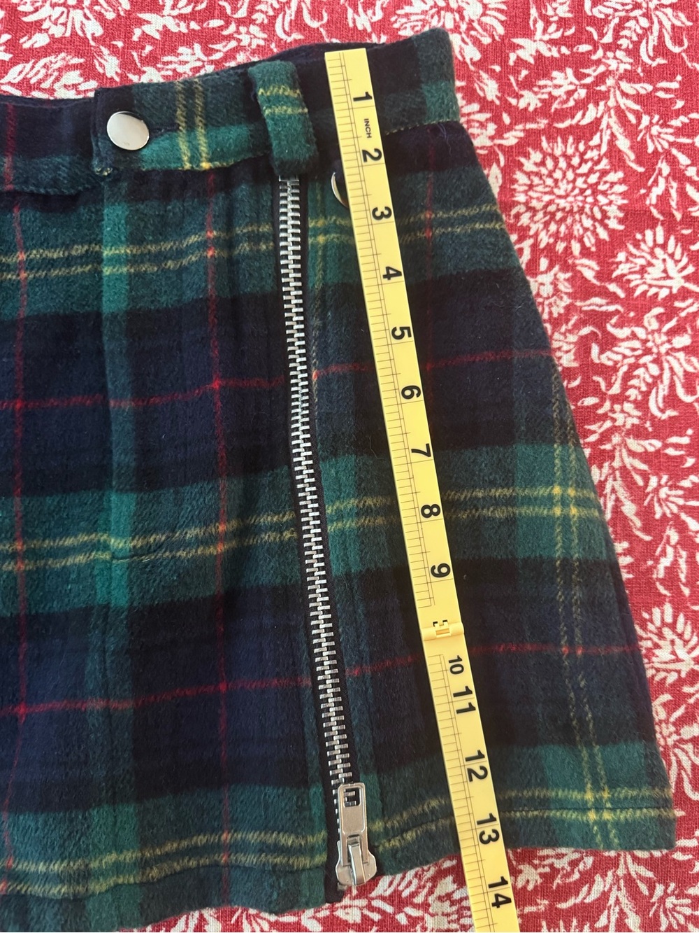 Women’s Tunnel Vision Weetzie Zip-Pleat Plaid Mini Skirt, Size XS - Picture 3 of 6